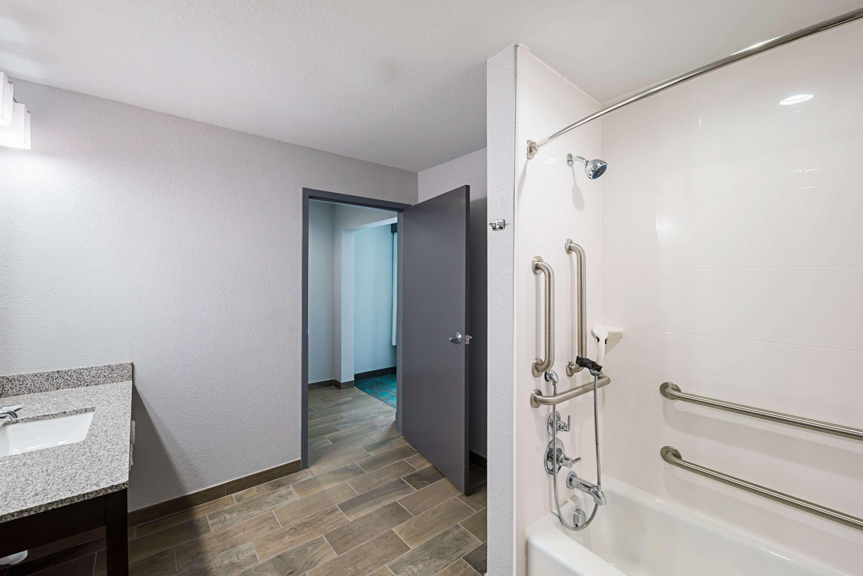 Comfort Inn & Suites Oklahoma City Near Bricktown Exteriör bild