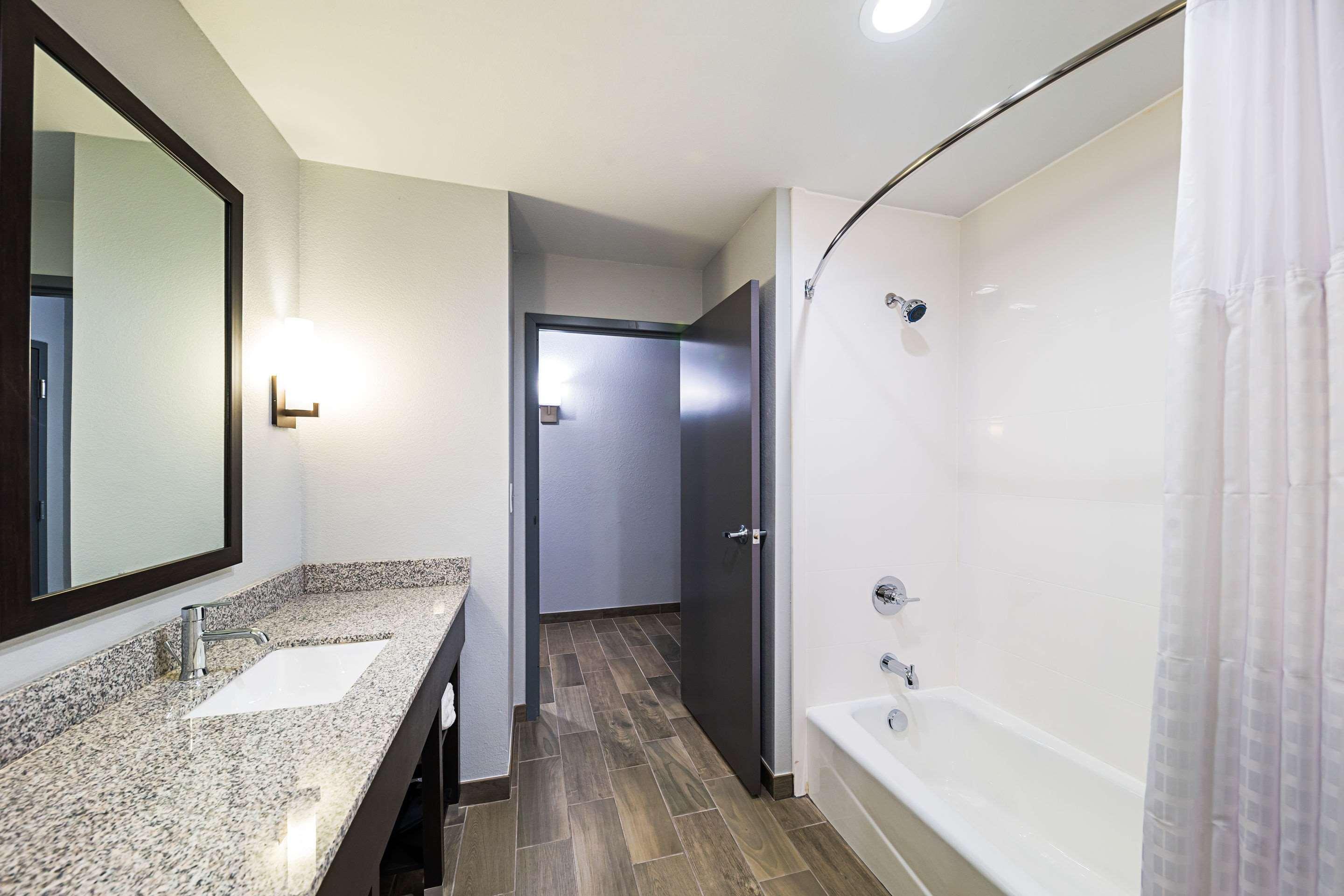 Comfort Inn & Suites Oklahoma City Near Bricktown Exteriör bild